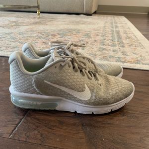 Nike Air Max Sequent 2 Sneakers